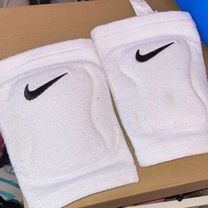 Nike White Knee Pads with Black Nike Sign
